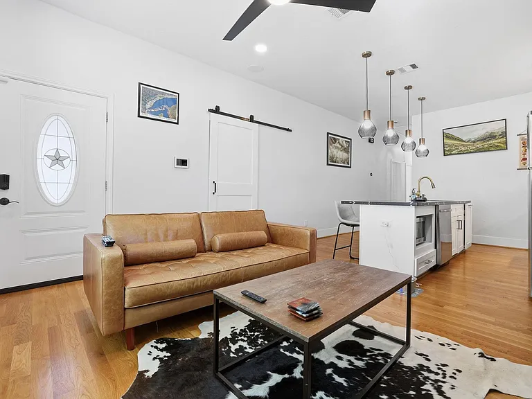 1401 Sydnor St — Photo 4