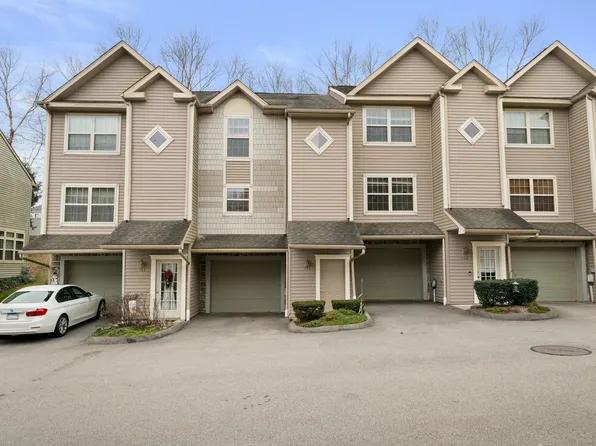 19 Hawthorne Drive #134, New London, CT 06320