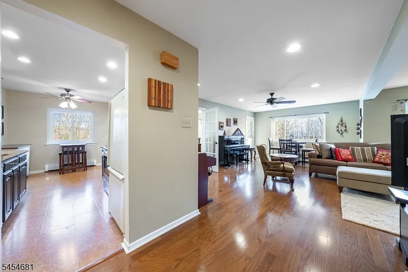 2 bed, 2.0 bath, $3,400 — Photo 3