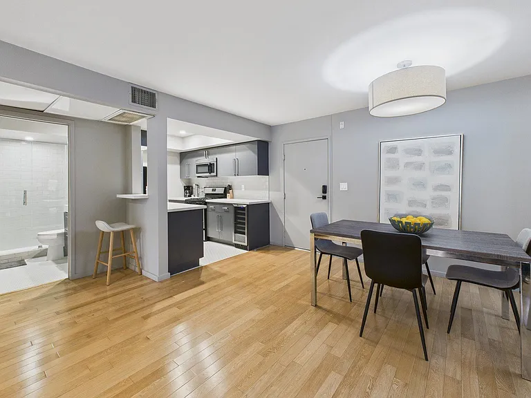 888 Hilgard — Photo 36