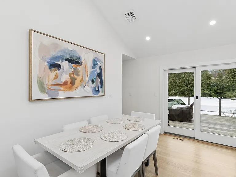 38 Sandra Rd — Photo 12