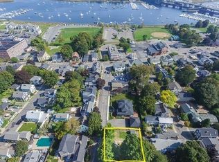 23 Warren St, Newburyport, MA 01950