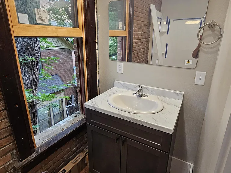 201 W Main St #10 — Photo 3