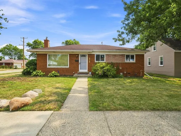 24306 Rosalind Ave, Eastpointe, MI 48021