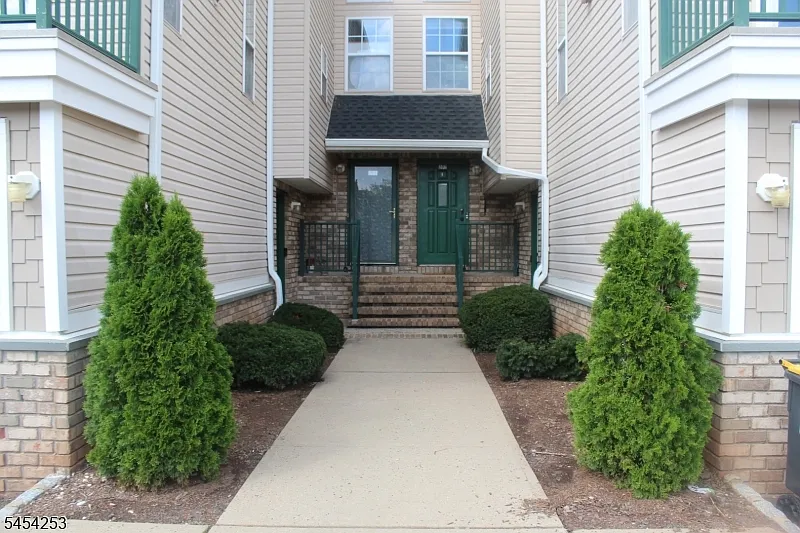 2 bed, 2.5 bath, $3,200 — Photo 2
