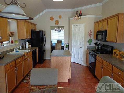 5th image of 2620 Simmons Dr