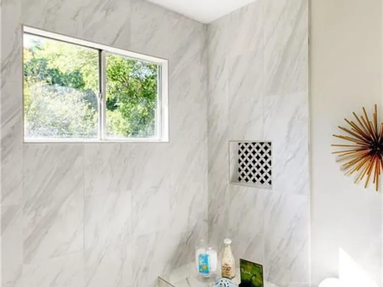 8200 Grayledge Dr — Photo 13