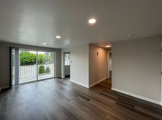 8806 3rd Ave SE APT E, Everett, WA 98208