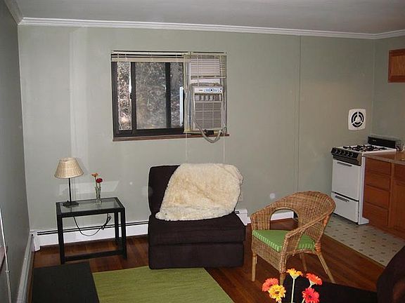 5th image of 3577 Linwood Ave APT 4