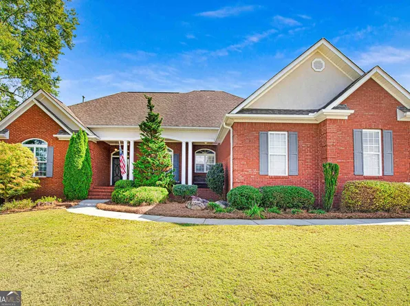 145 Lake Park Ct, Sharpsburg, GA 30277
