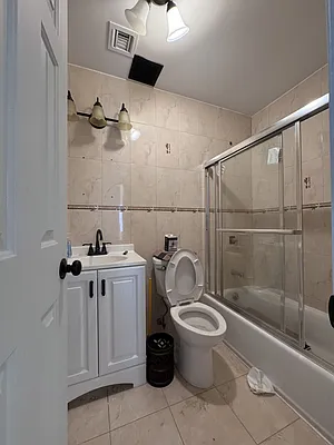 Rented by E Realty International Corp | media 18