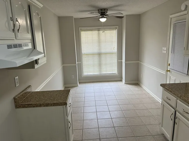 7703 Crystal Brook Cv — Photo 4