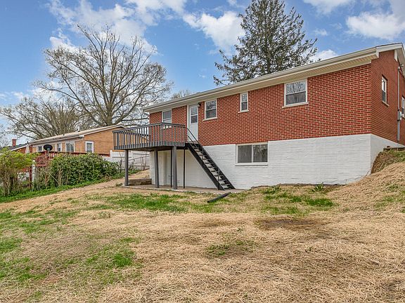 5th image of 210 Cottonwood Dr