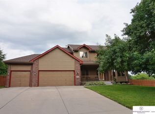 1112 E Cary St, Papillion, NE 68046