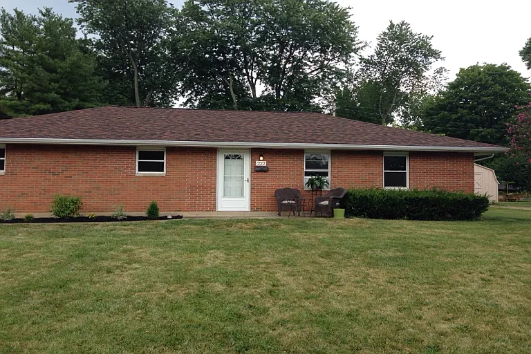 222 Summit St photo 1