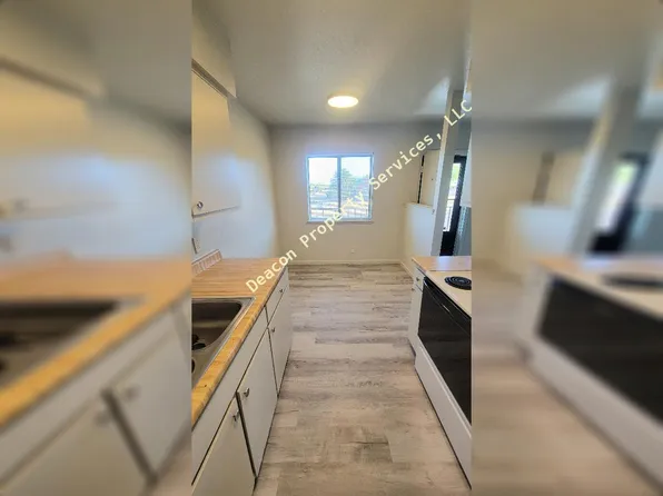 Comfortable NE Heights 2 Bedroom Near Trails and Local Hotspots, 11900 Indian School Rd NE #4, Albuquerque, NM 87112