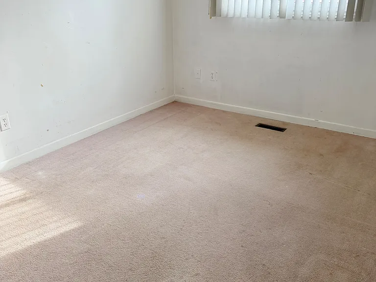 245 Heritage Dr — Photo 14