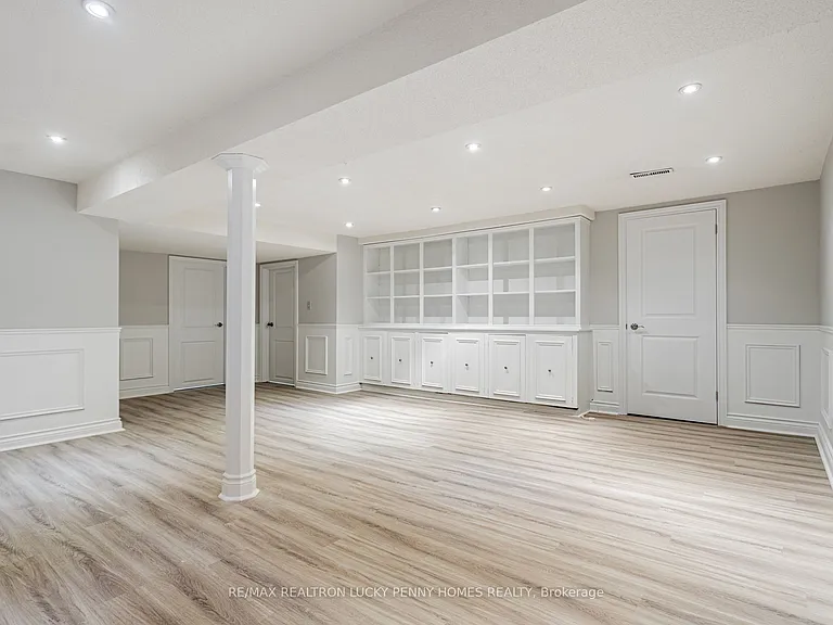 6 Village Squire Ln — Photo 28