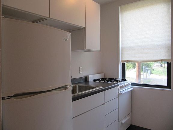 4th image of 147 S Negley Ave APT 5
