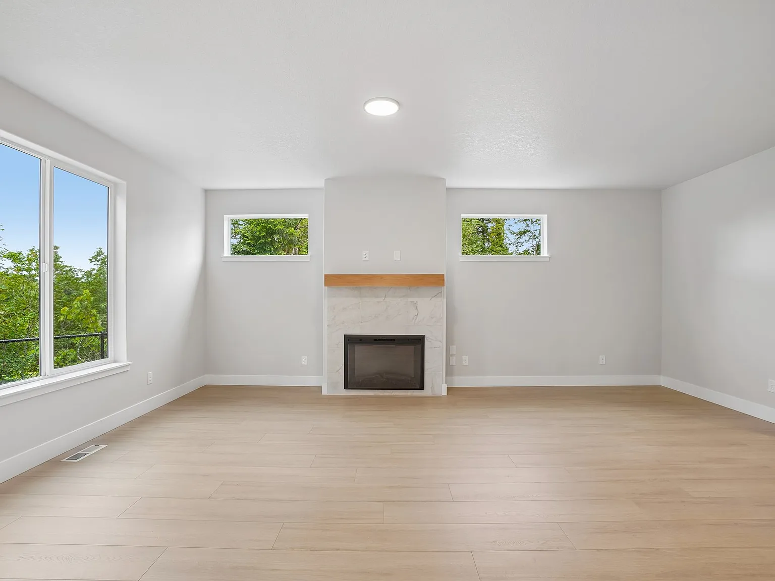 4 bed, 2.5 bath, 2014 sqft, $3,000 — Photo 3
