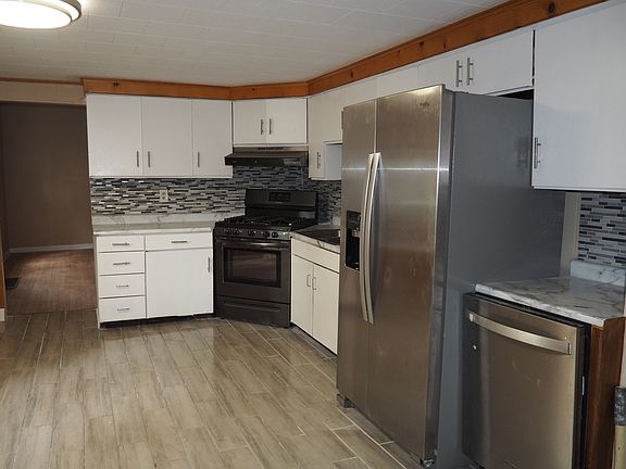 2nd image of 9933 W 143rd Pl