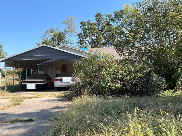 1001 S 10th St, Rogers, AR 72756