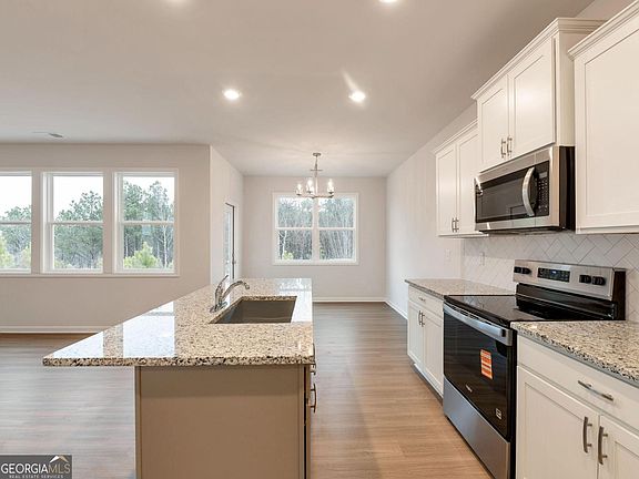 4th image of 161 Millers Ln