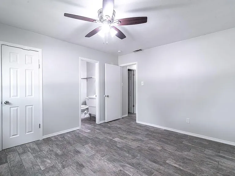 1515 Glenmeadows Dr — Photo 10