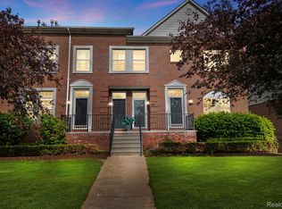 43127 Strand Dr, Sterling Heights, MI 48313