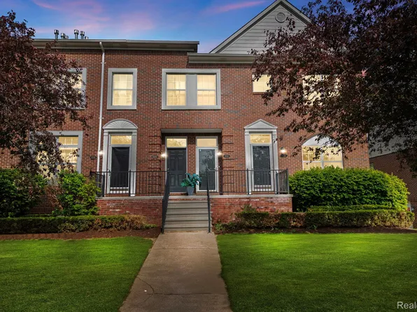 43127 Strand Dr, Sterling Heights, MI 48313