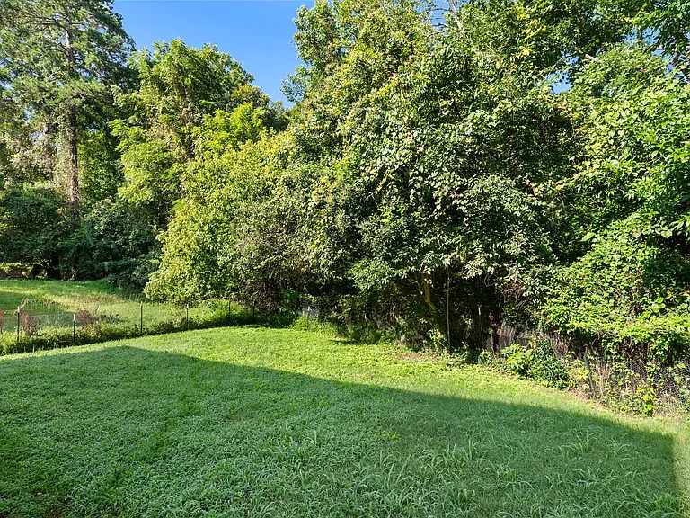 2306 N Oak Ridge Blvd — Photo 14