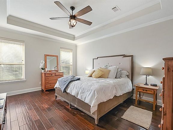 2nd image of 2485 Newark Cir