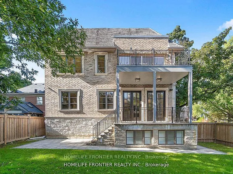 8 Vesta Dr — Photo 38