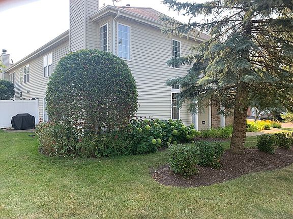 3rd image of 2240 Foxmoor Ln
