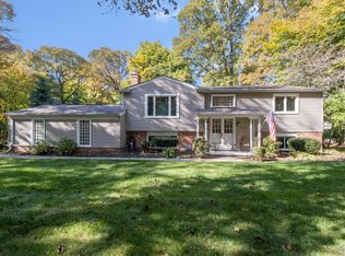 3511 Eastbourne Dr, Troy, MI 48084