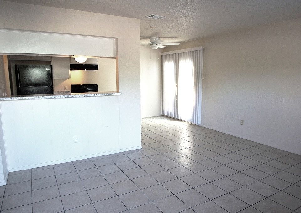 1st image of 5305 Woodland Oaks Ct