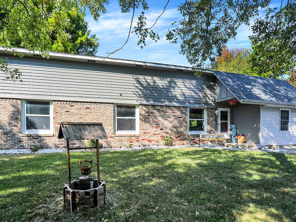 1st image of 326 Fox Cir