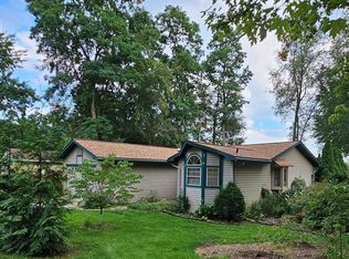 2530 Lister Dr, Pinckney, MI