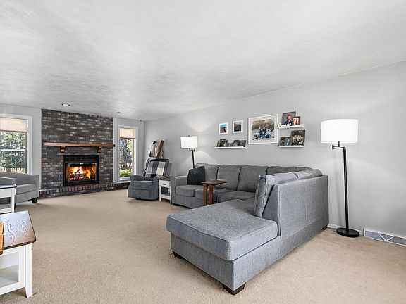 2nd image of 3329 S Bob O Link Ln