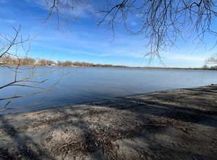 18 Cottonwood Lake Dr, Windom, MN 56101