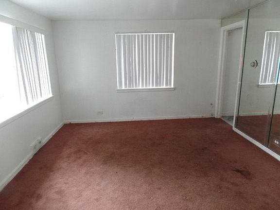 5th image of 9627 S Luella Ave