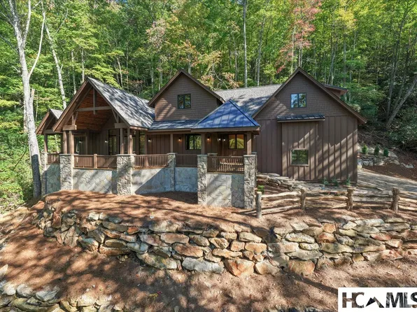 245 E. Rochester Drive, Cashiers, NC 28717