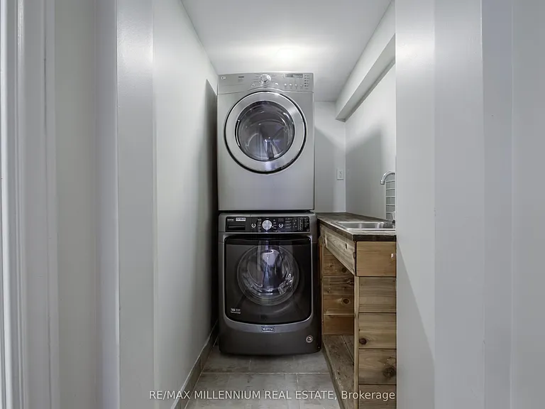 1285 Rebecca St — Photo 45