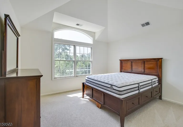 210 Edmonton Ct — Photo 17