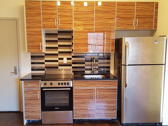 3rd image of 924 Dean St #5R