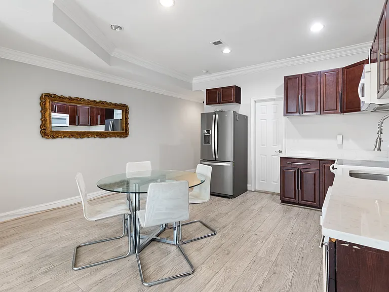 219 P St NW #1 — Photo 12