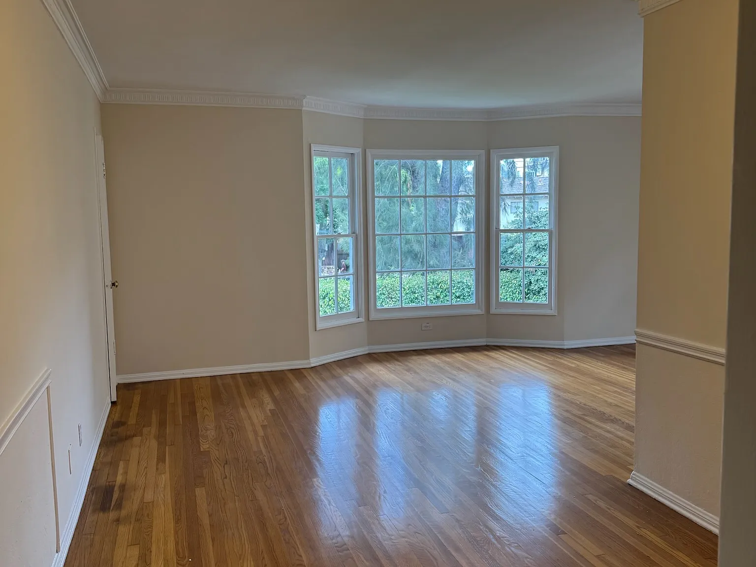 2 bed, 975 sqft, $2,800 — Photo 2