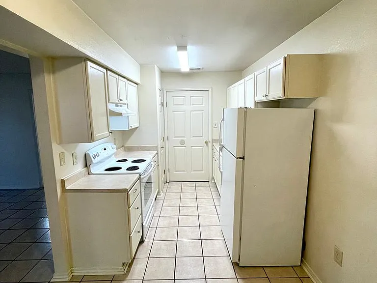 2705 Amanda Dr #A-D — Photo 3