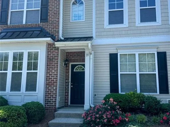 19 Bluestone Ln, Greensboro, NC 27407