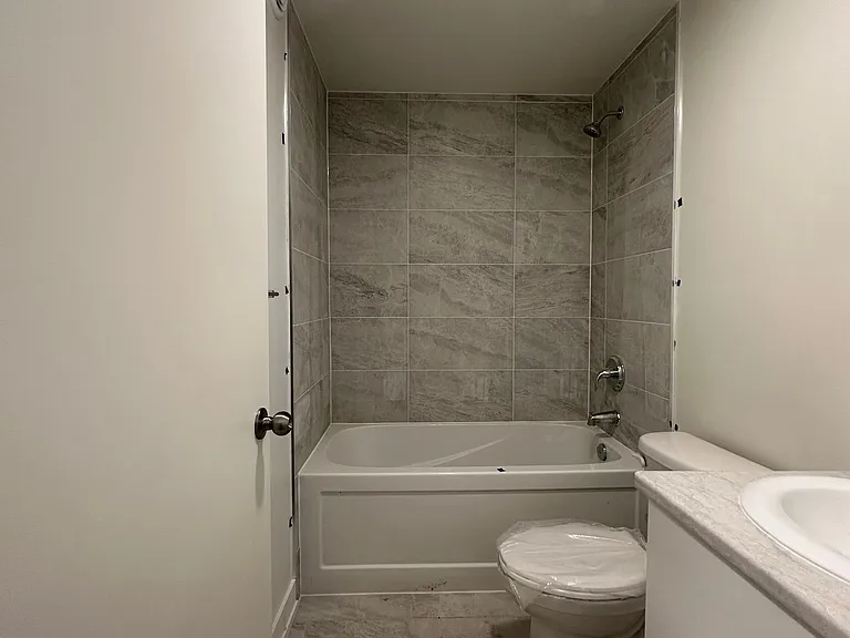 16 Melbourne Ave #102A — Photo 13